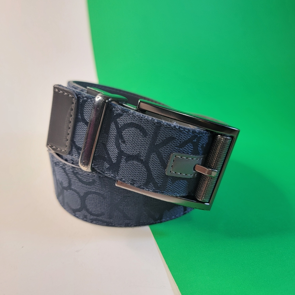 Calvin Klein Belt, Mens Belt, Navy Patterned Reversible, Ck Logo. Size M